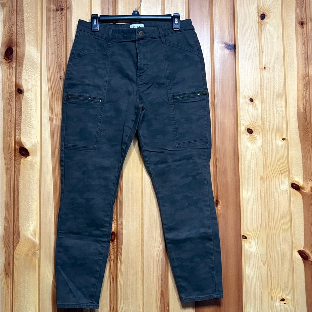 Pistola Hannah Camo Print Cargo Skinny Pants sz31